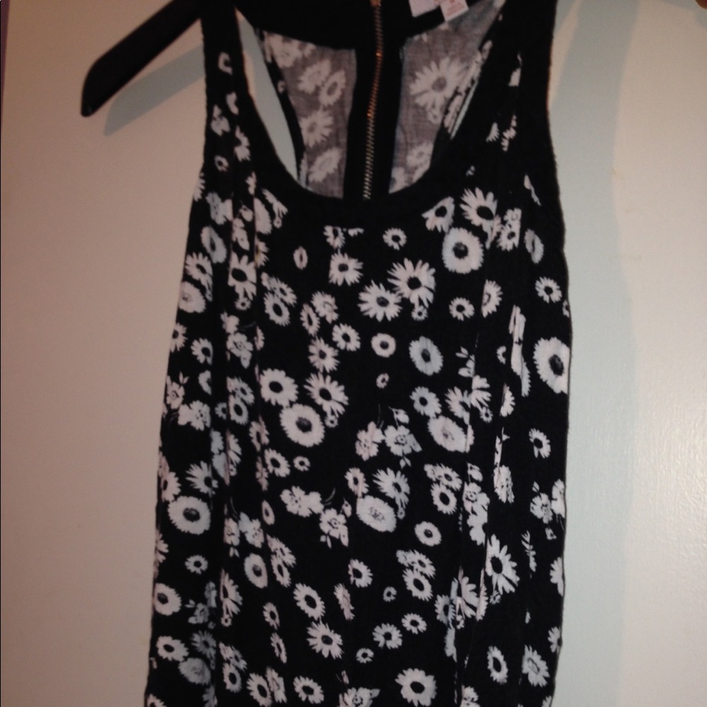 Summer Vine top